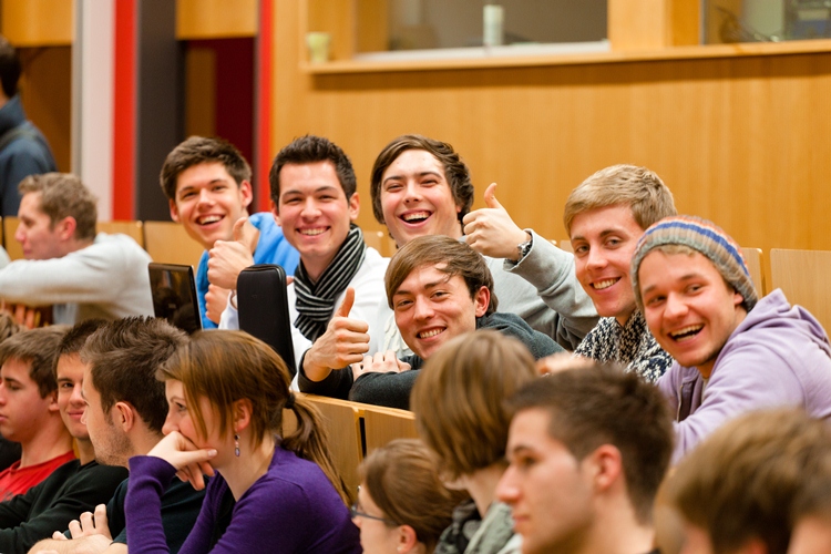 Studierende im Hörsaal